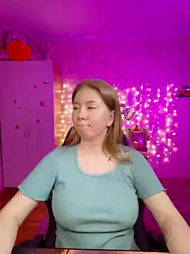 D0nna  online show from April 20, 11:50 pm