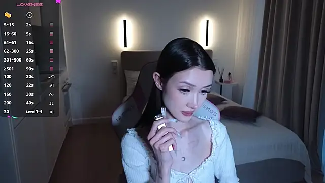 sweetiebones online show from November 11, 5:18 am