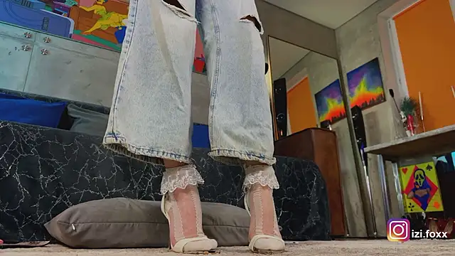 izi-fox online show from February 8, 4:43 pm