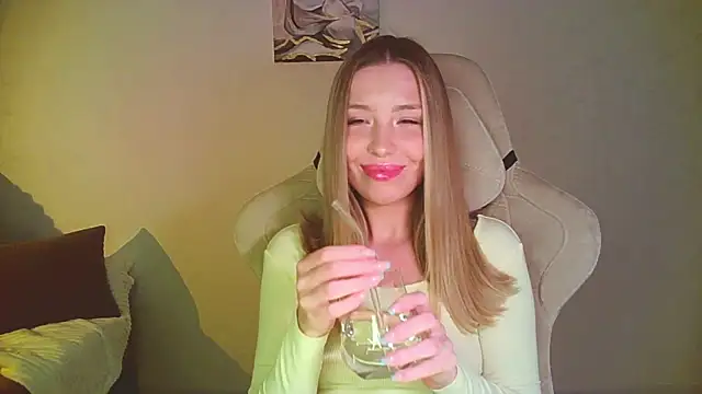 mia raspberrie online show from June 29, 10:54 pm