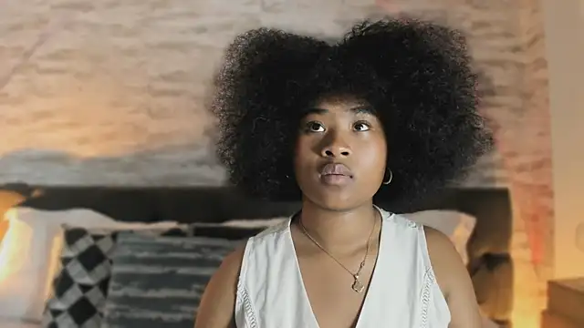 Anneth  M online show from November 4, 7:35 pm