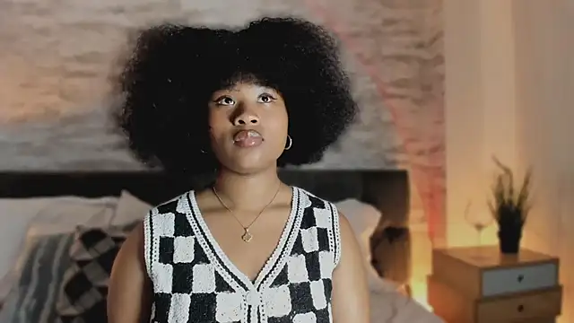 Anneth  M online show from November 5, 7:36 pm