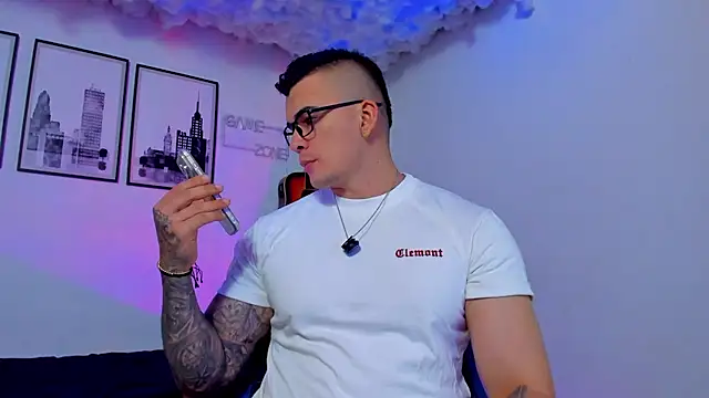 seancarreraa online show from April 11, 11:20 pm