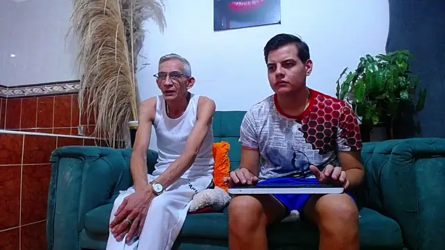 Leon hot X online show from February 7, 5:10 am