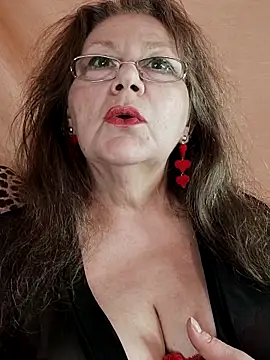 Snapshot of Snezhana chatting on February 7, 6:11 pm Snezhana online show from February 7, 6:11 pm