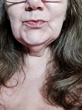 Snapshot of Snezhana chatting on March 22, 1:53 am Snezhana online show from March 22, 1:53 am