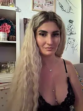 Snapshot of EvelynFrances chatting on July 10, 1:14 pm EvelynFrances online show from July 10, 1:14 pm