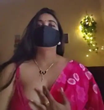 Snapshot of SimaRoy- chatting on November 18, 1:11 am SimaRoy- online show from November 18, 1:11 am