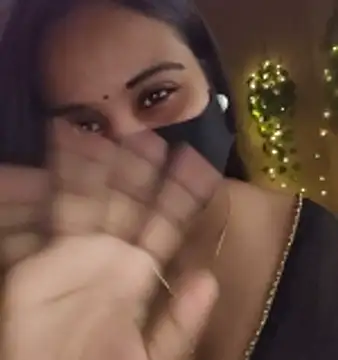 Snapshot of SimaRoy- chatting on December 2, 1:11 am SimaRoy- online show from December 2, 1:11 am