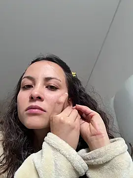 Megan Rodrigo online show from June 26, 5:39 pm