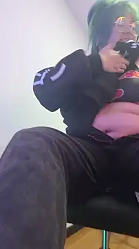 lucky-leah online show from February 27, 3:28 am