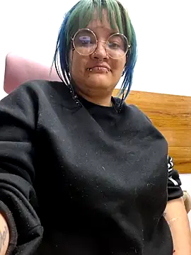 lucky-leah online show from March 5, 3:46 am