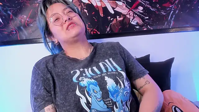 lucky-leah online show from May 19, 3:35 am