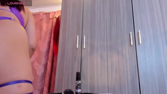 Snapshot of Kayla_foxxy chatting on June 25, 10:25 pm Kayla foxxy online show from June 25, 10:25 pm