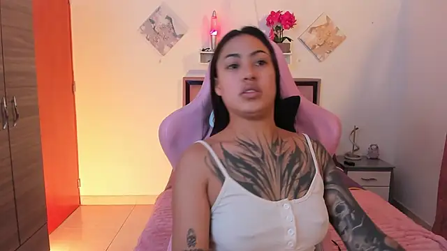 Snapshot of Kayla_foxxy chatting on June 29, 11:38 pm Kayla foxxy online show from June 29, 11:38 pm
