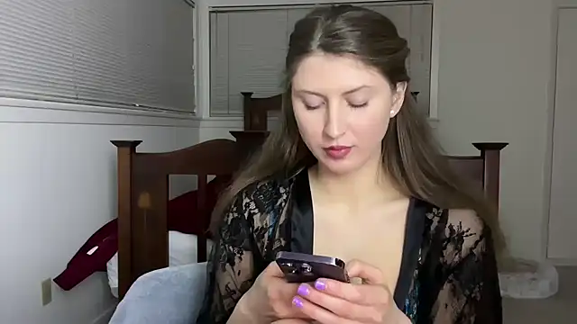 YUMIandbigWOLF online show from February 3, 12:31 am