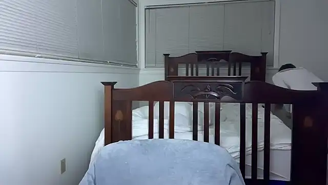 YUMIandbigWOLF online show from February 21, 4:24 am