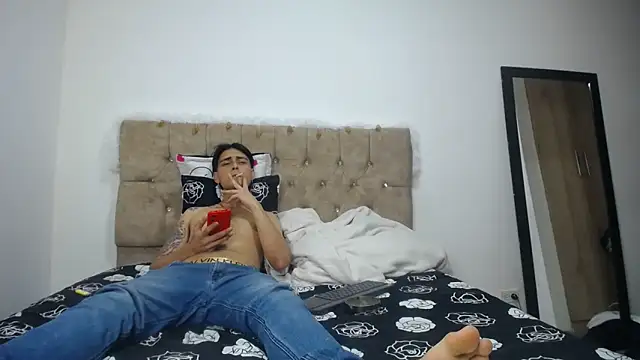 Amanda Jampiher online show from December 8, 3:43 am