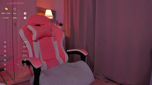 FreyaRaya online show from January 31, 11:46 am