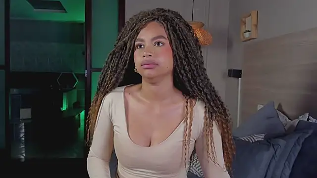 nayah   online show from September 28, 11:15 am