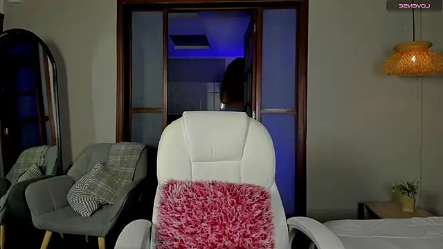 nayah   online show from October 29, 8:43 pm