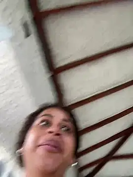 nayah   online show from February 7, 5:05 pm