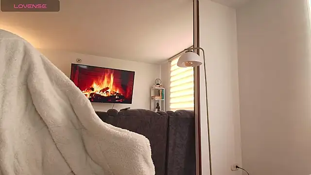 samy jonnes  online show from February 7, 10:13 pm