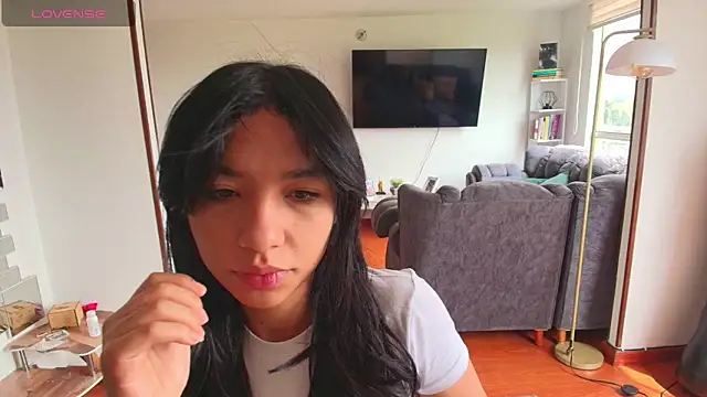 samy jonnes  online show from April 27, 3:10 pm