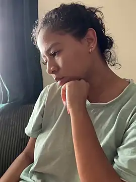 VanessaBling online show from April 10, 3:17 pm