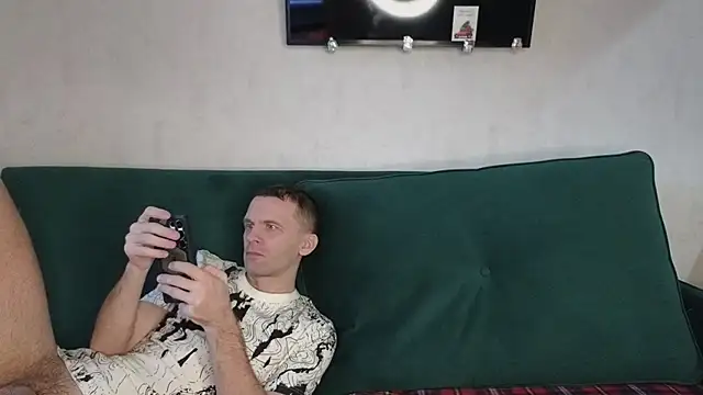 Snapshot of FoxLoveBasik chatting on February 21, 10:39 am FoxLoveBasik online show from February 21, 10:39 am