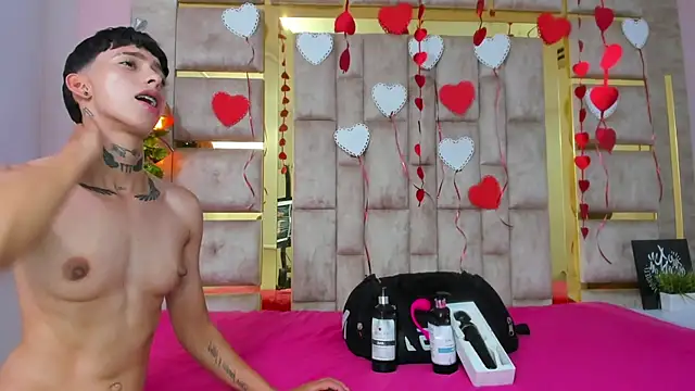 AmberAdams  online show from February 18, 3:32 pm