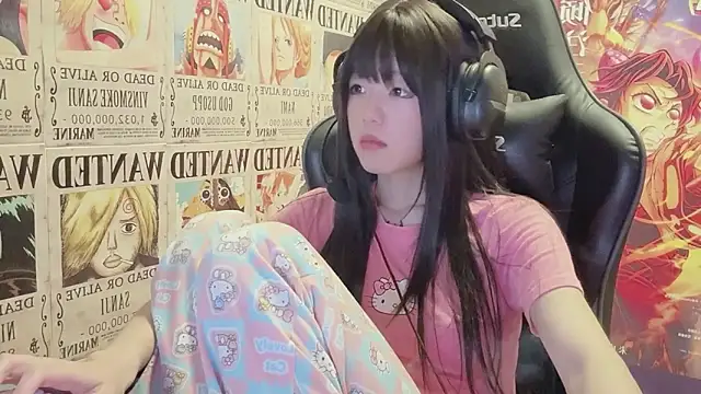 SNAKEgirlQAQ online show from June 1, 4:41 pm
