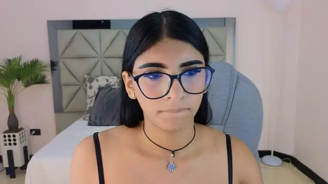 maiaa ruiz online show from November 18, 2:43 pm