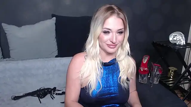 Snapshot of GodessJulia chatting on October 11, 11:14 pm GodessJulia online show from October 11, 11:14 pm