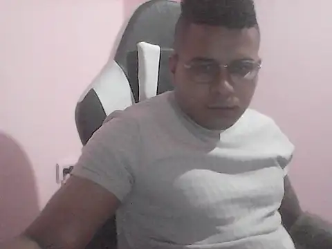 Snapshot of SaucyAffair0 chatting on June 28, 5:52 pm SaucyAffair0 online show from June 28, 5:52 pm
