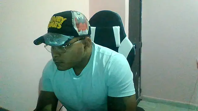 Snapshot of SaucyAffair0 chatting on July 11, 2:14 am SaucyAffair0 online show from July 11, 2:14 am