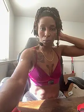 LeyaHoneybuns online show from November 17, 5:19 pm