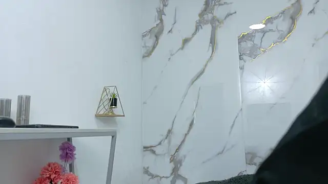 Lindsey8 online show from July 16, 2:34 pm