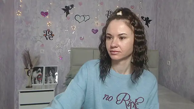 KaraCriegs online show from March 5, 6:34 pm