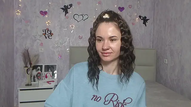 KaraCriegs online show from March 5, 10:21 pm