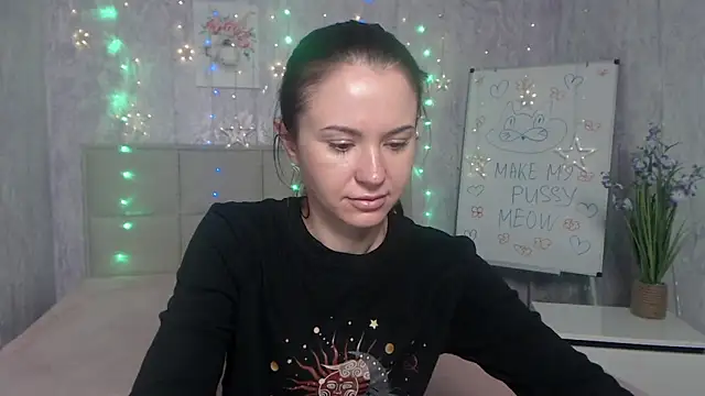 KaraCriegs online show from September 29, 5:29 pm