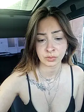 An g elly online show from April 15, 4:03 pm