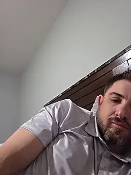 caliguy37 online show from June 20, 7:11 am