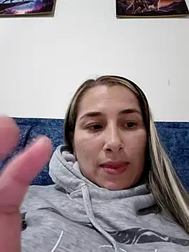 Iris love18 online show from March 25, 3:45 am