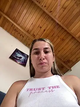 Snapshot of Iris_love18 chatting on April 29, 5:30 pm Iris love18 online show from April 29, 5:30 pm