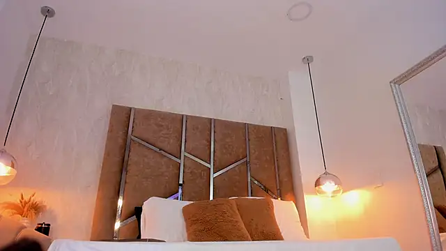 Martinaa Jones  online show from January 7, 12:07 pm