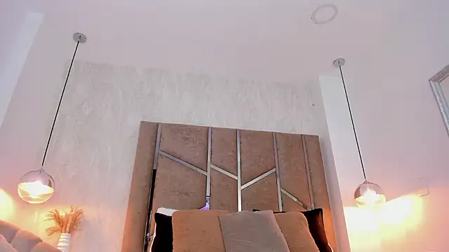 Martinaa Jones  online show from March 14, 12:54 pm