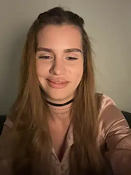 EmiliaCatalina online show from March 29, 12:10 am