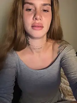 EmiliaCatalina online show from April 6, 11:49 pm