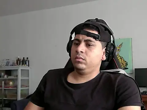 Snapshot of ElferXXX chatting on February 25, 8:18 pm ElferXXX online show from February 25, 8:18 pm